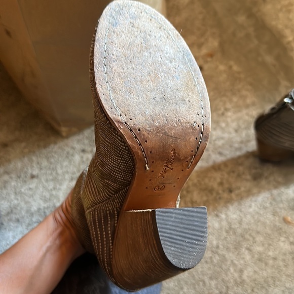 Modern Vintage leather boots - Picture 4 of 4